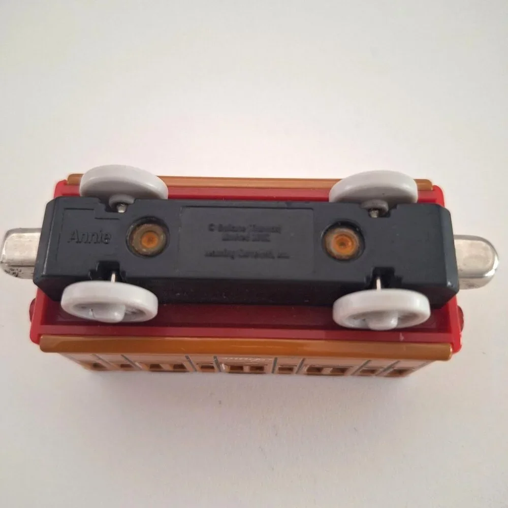 Annie Thomas & Friends Take N Play Railroad Diecast Coach Train Car Magnetic 3" - Picture 7 of 7